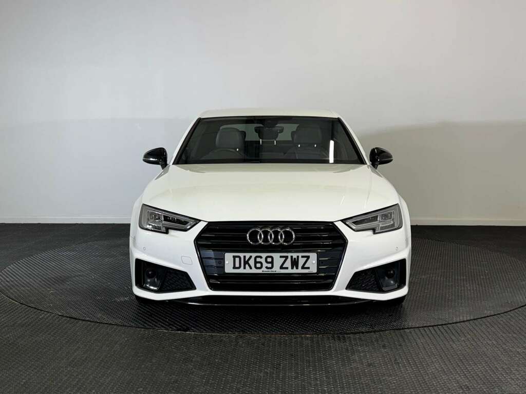 Audi A4 2.0 Tdi 40 Black Edition Saloon S Troni White