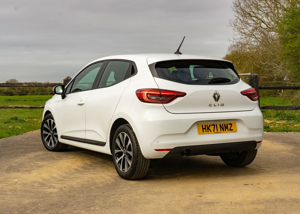 Renault Clio 1.0 Iconic Tce 90 My21.5 2021 HK71NMZ White #3