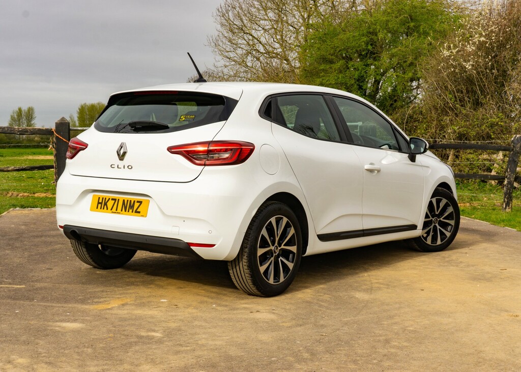 Renault Clio 1.0 Iconic Tce 90 My21.5 2021 HK71NMZ White #2