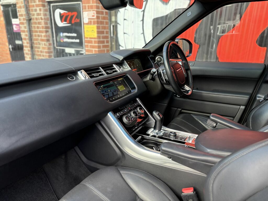 Land Rover Range Rover Sport 2017 3.0 Sd V6 Hse Dynamic Suv 4Wd SX67EAA Red #4