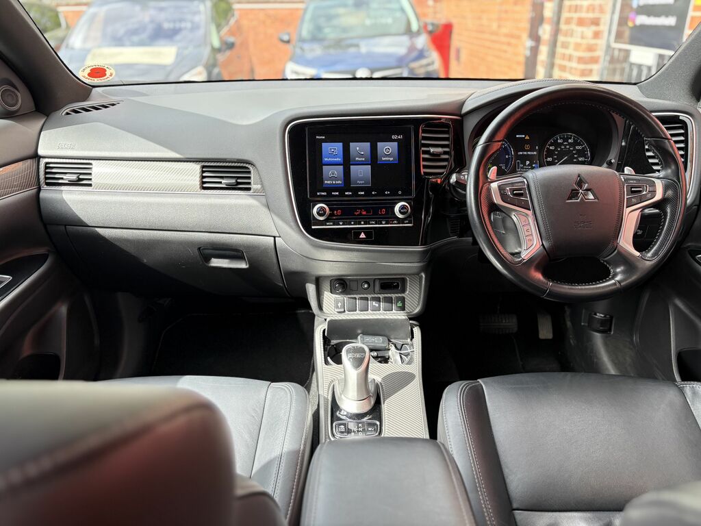 Mitsubishi Outlander 2020 2.4H Twinmotor 13.8Kwh Dynamic Suv YS20XNW Red #4