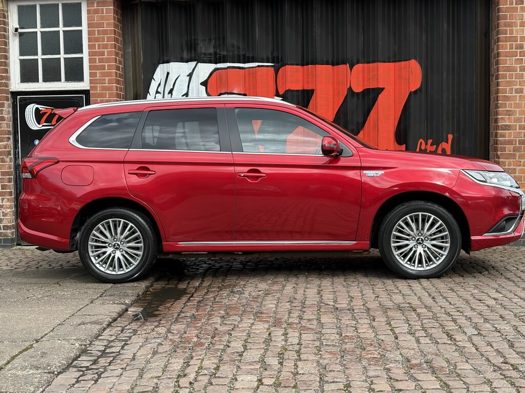 Mitsubishi Outlander 2020 2.4H Twinmotor 13.8Kwh Dynamic Suv YS20XNW Red #2