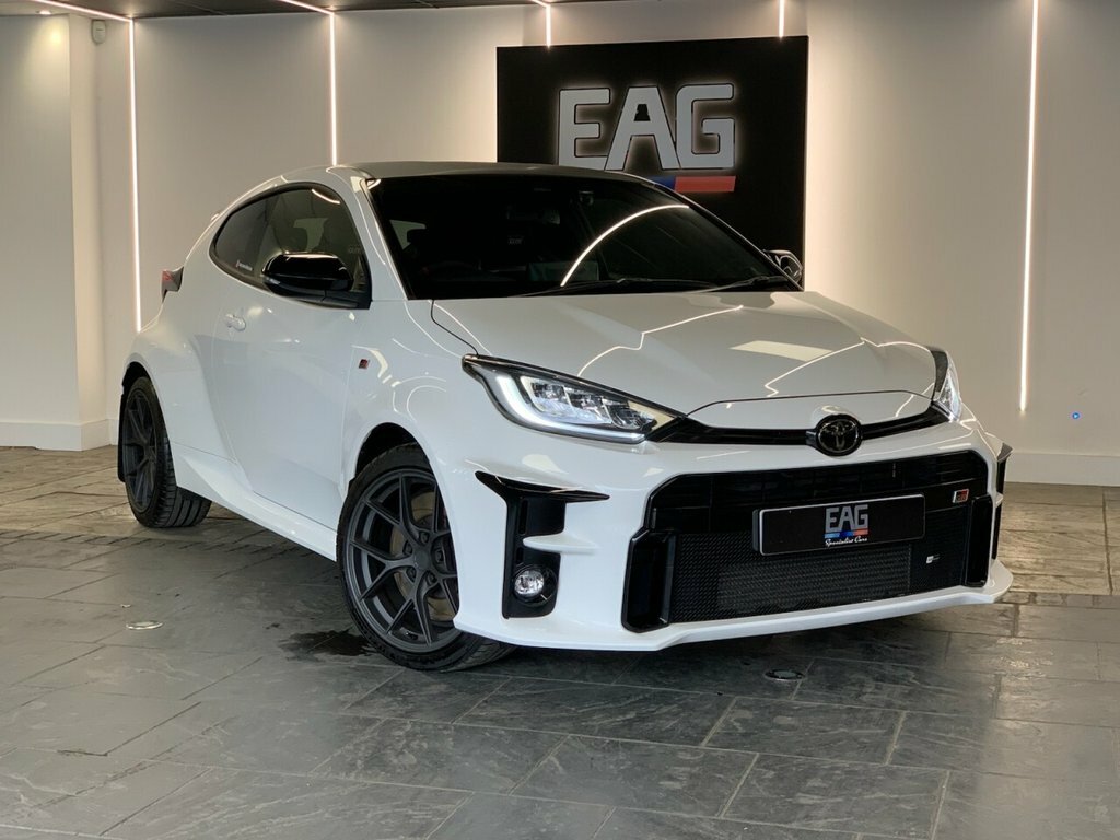 Toyota Yaris 1.6L Gr Circuit White