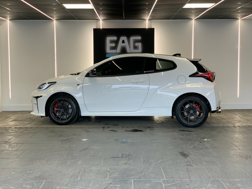 Toyota Yaris 1.6L Gr Circuit EF21LHL White #3