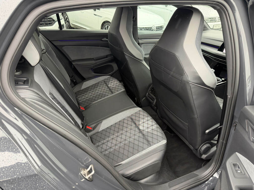 Volkswagen Golf 1.5 Tsi R-line GD73NPO Grey #3