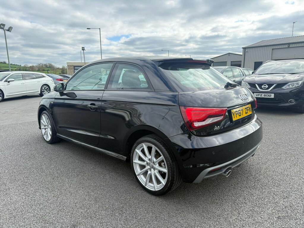 Audi A1 1.6 Tdi S Line YP67ZFW Black #4
