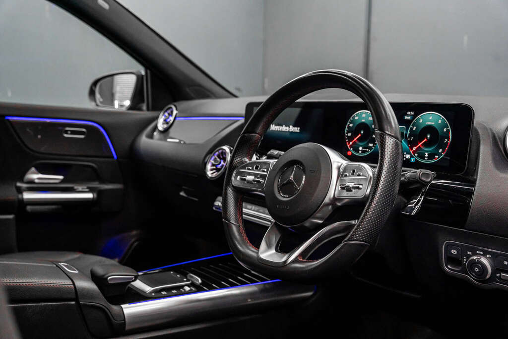 Mercedes-Benz GLA Class Amg Line Premium HX22ULU #2