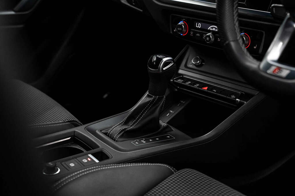 Audi Q3 S Line 35 Tfsi Mhev KD23HDN #6