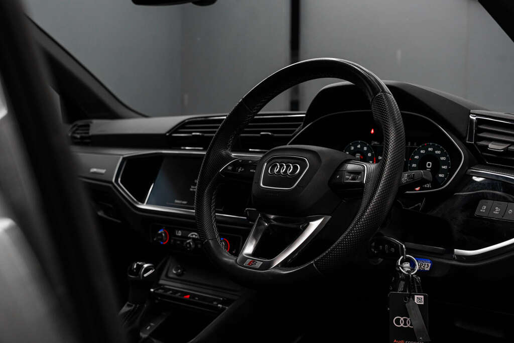 Audi Q3 S Line 35 Tfsi Mhev KD23HDN #2