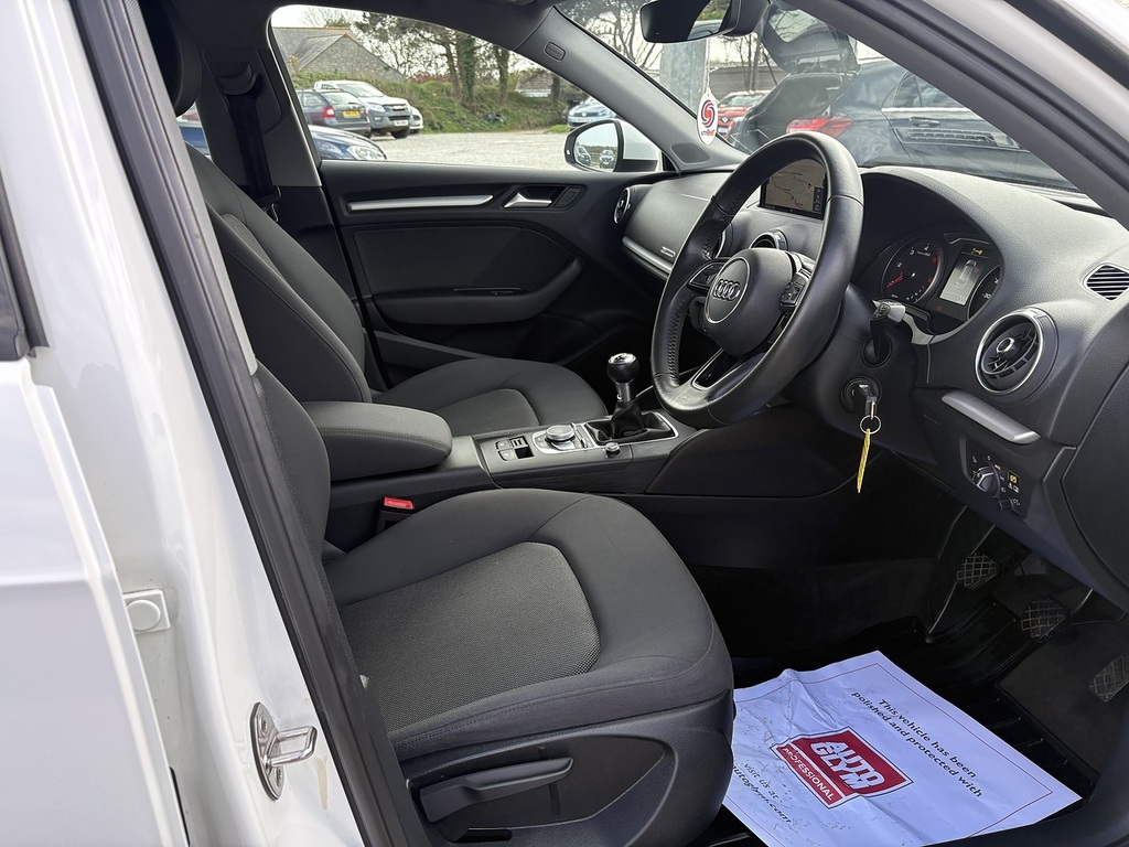 Audi A3 Tdi Se Technik WU68BWJ White #5