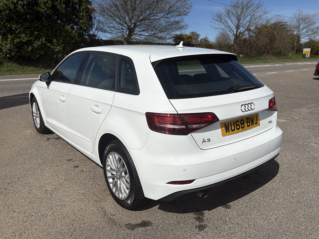 Audi A3 Tdi Se Technik WU68BWJ White #2