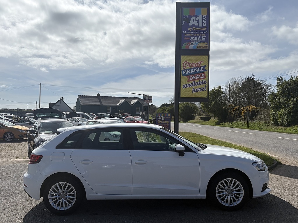 Audi A3 Tdi Se Technik WU68BWJ White #4