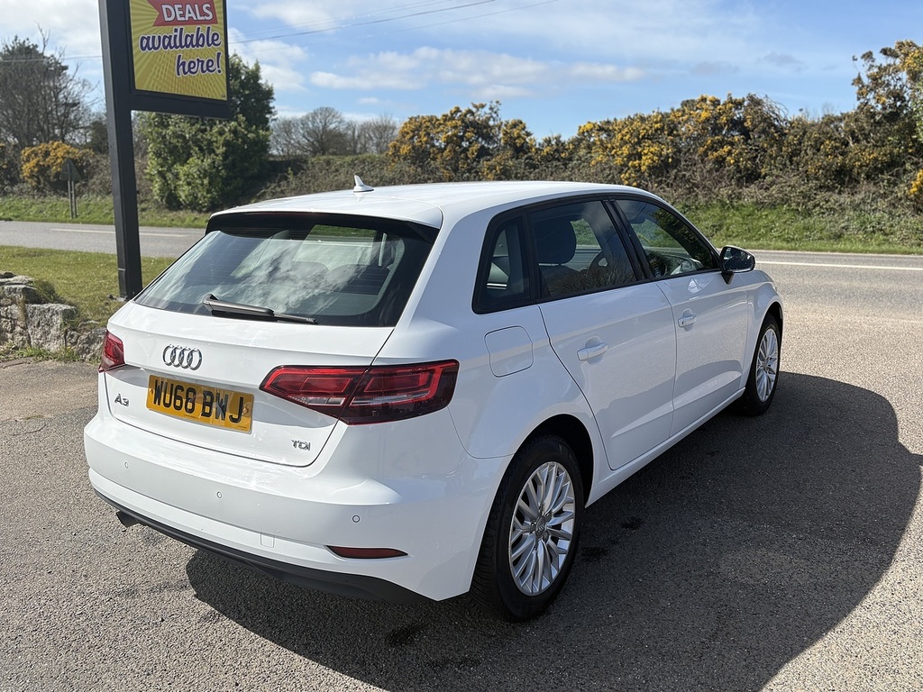 Audi A3 Tdi Se Technik WU68BWJ White #3