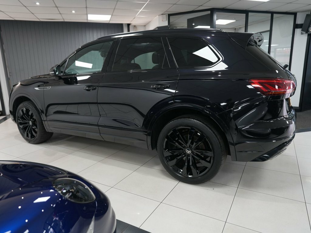 Volkswagen Touareg 3L Black Edition MM71ZGC Black #6