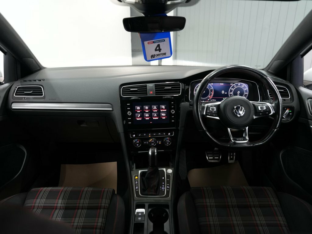 Volkswagen Golf 2L Gti Performance AK20NGU White #4