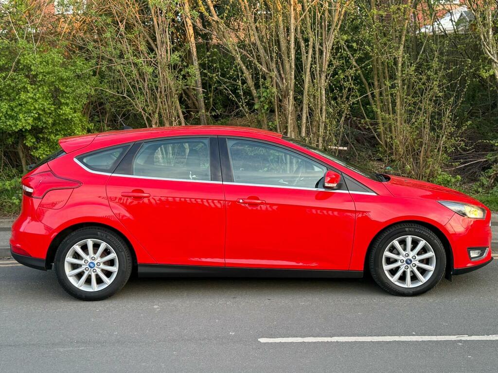 Ford Focus Hatchback 1.6 Titanium Powershift Euro 6 2015 ND15ZVE Red #3