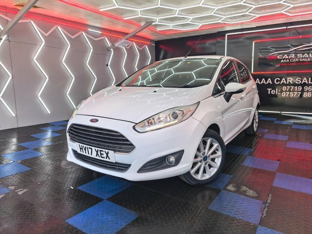 Ford Fiesta 1.0T Ecoboost Titanium Hatchback HY17XEX White #2