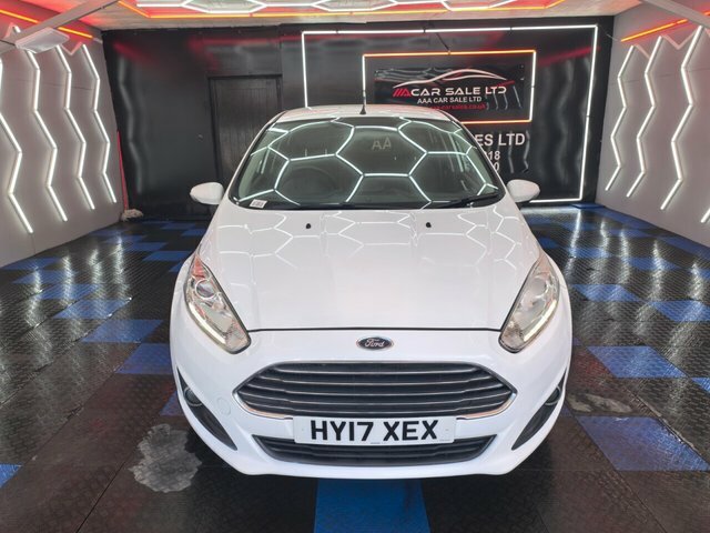 Ford Fiesta 1.0T Ecoboost Titanium Hatchback HY17XEX White #4