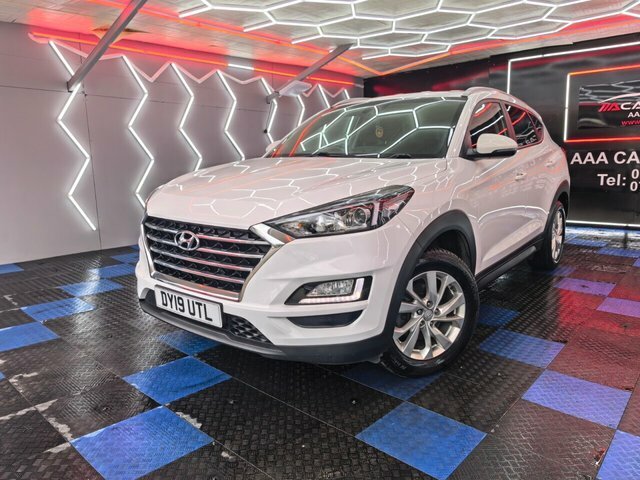 Hyundai Tucson 1.6 Gdi Se Nav Suv Euro 6 S S DY19UTL White #2