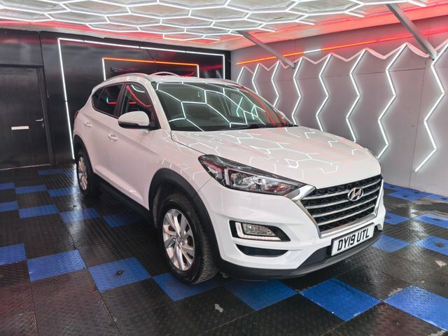 Hyundai Tucson 1.6 Gdi Se Nav Suv Euro 6 S S DY19UTL White #3