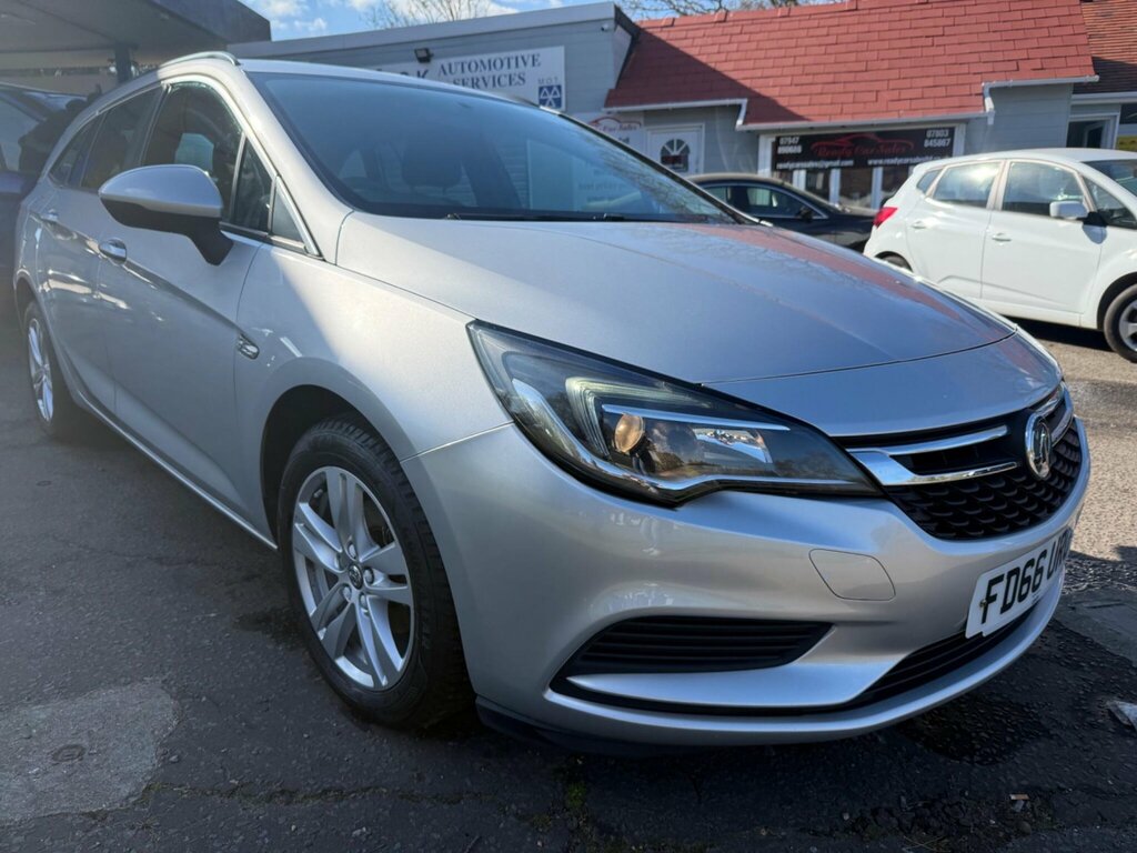 Vauxhall Astra 1.6 Cdti Tech Line Sports Tourer Euro 6 FD66URO Silver #3