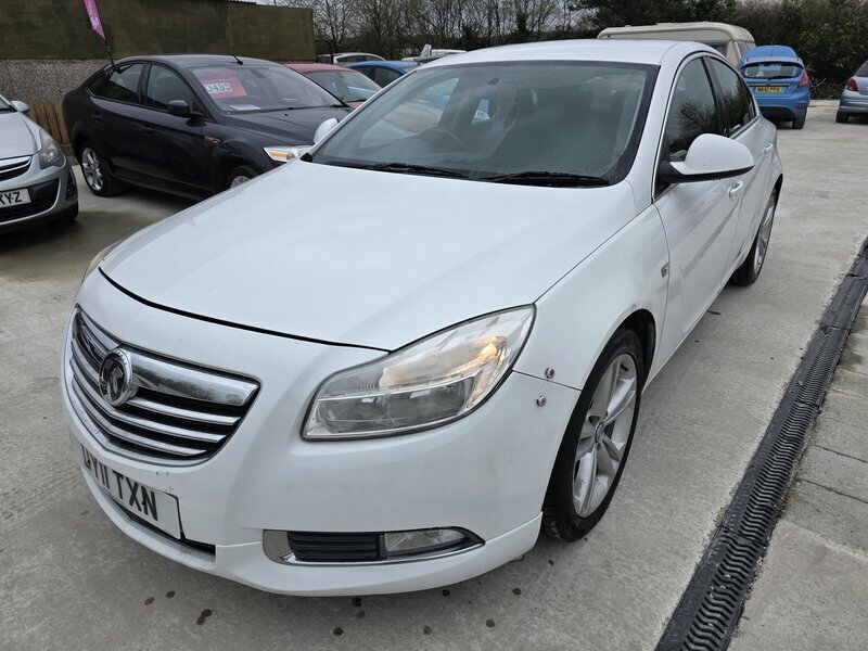 Vauxhall Insignia 2.0-insignia-sri-nav-cdti-auto-5dr DY11TXN White #3