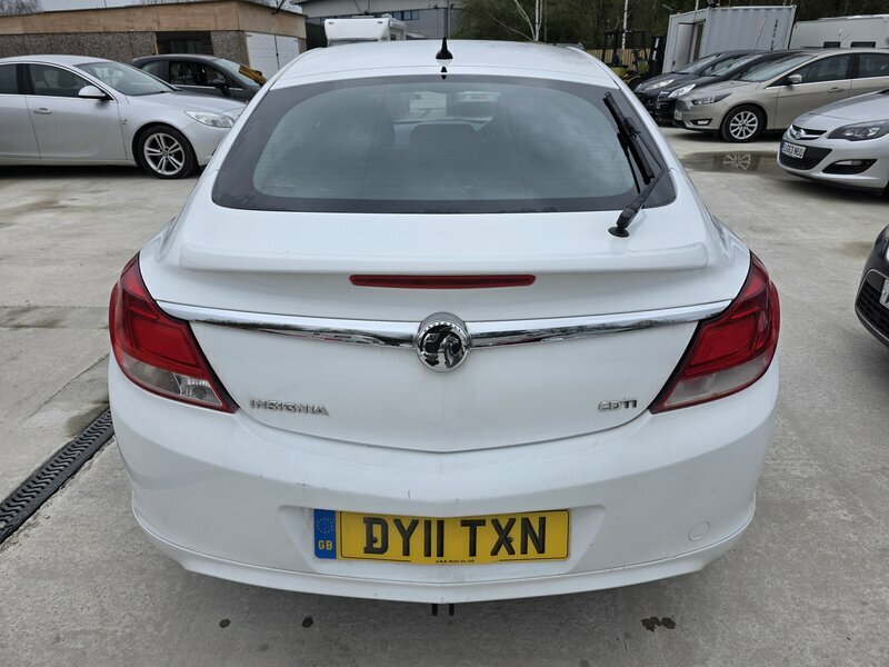 Vauxhall Insignia 2.0-insignia-sri-nav-cdti-auto-5dr DY11TXN White #6