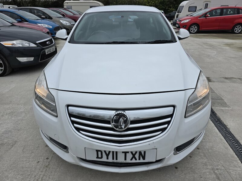 Vauxhall Insignia 2.0-insignia-sri-nav-cdti-auto-5dr DY11TXN White #2