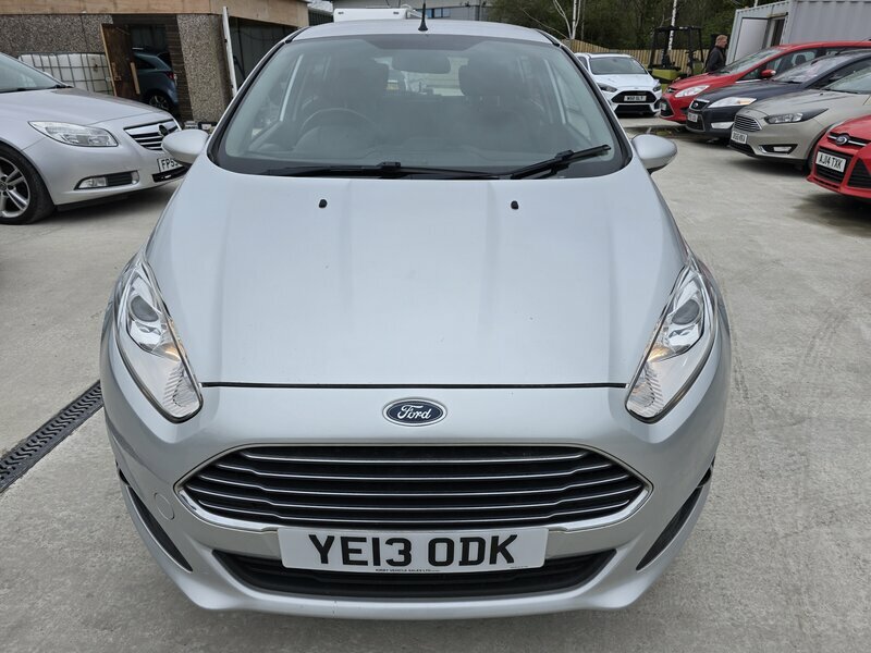 Ford Fiesta 1.0-Fiesta-zetec-5dr YE13ODK Silver #2