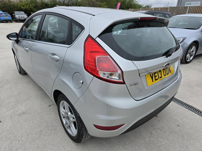 Ford Fiesta 1.0-Fiesta-zetec-5dr YE13ODK Silver #5