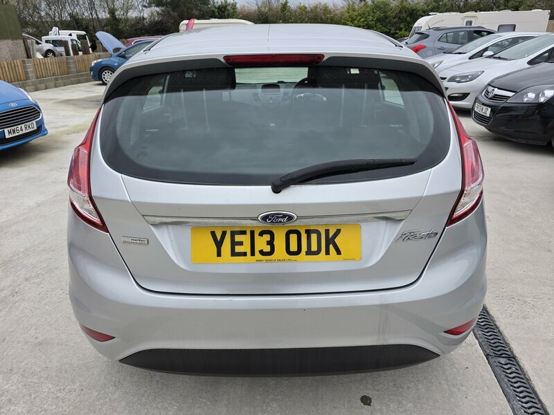 Ford Fiesta 1.0-Fiesta-zetec-5dr YE13ODK Silver #6