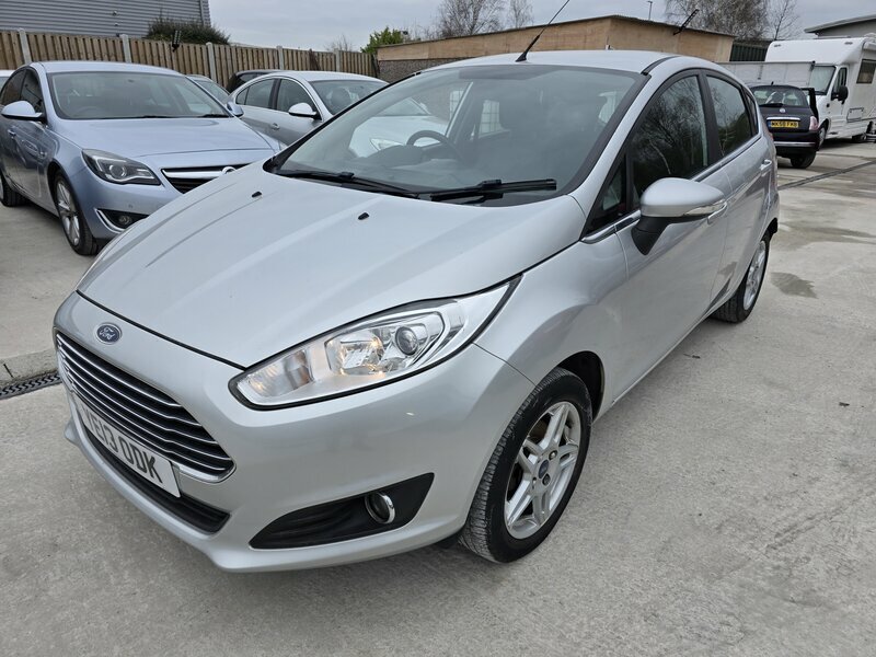 Ford Fiesta 1.0-Fiesta-zetec-5dr YE13ODK Silver #3