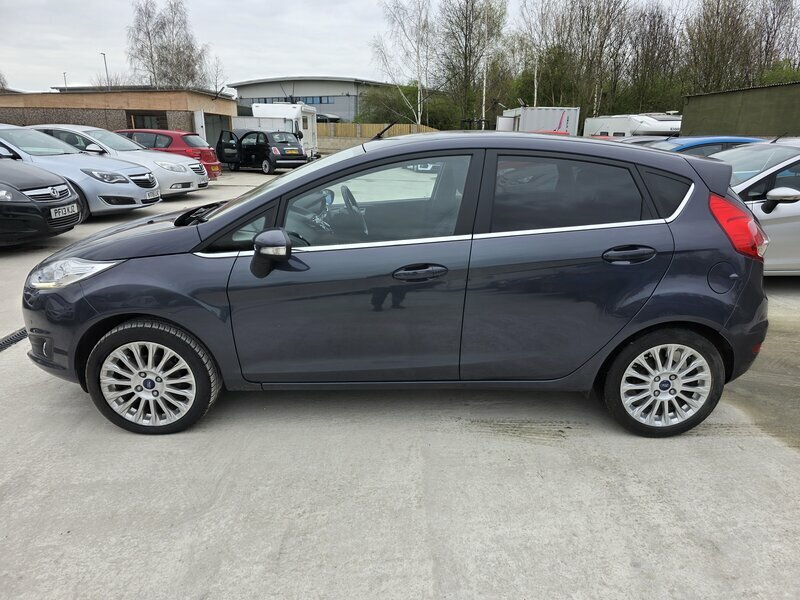 Ford Fiesta 1.0-Fiesta-titanium-5dr PJ13UHD Grey #4