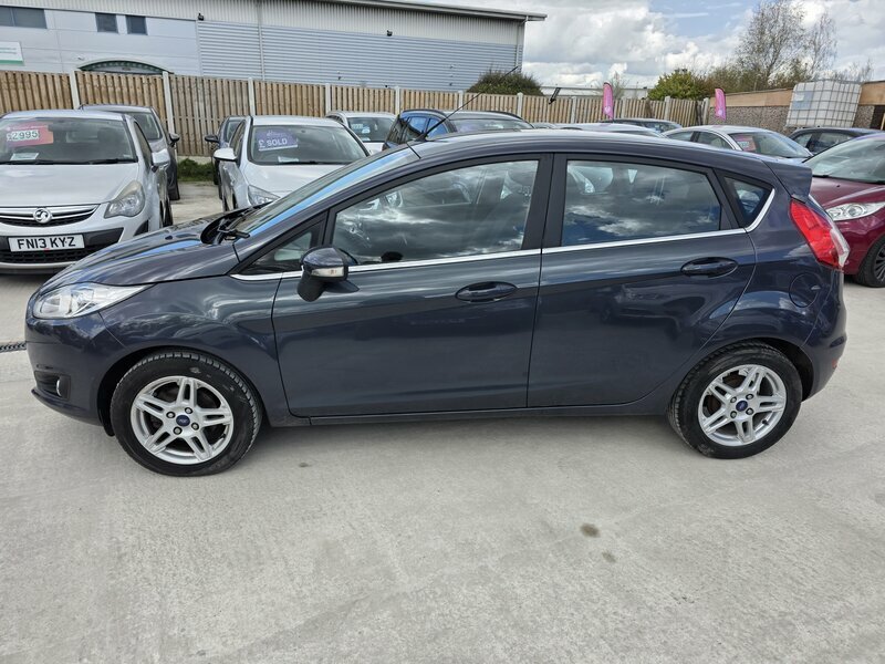 Ford Fiesta 1.0-Fiesta-zetec-5dr ML13VUH Grey #4