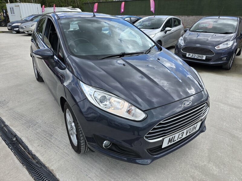 Ford Fiesta 1.0-Fiesta-zetec-5dr Grey