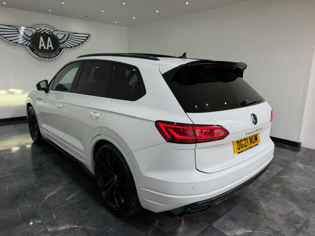 Volkswagen Touareg Suv 3.0 Tsi V6 Black Edition Tiptronic 4Motion Eur DG21NUM White #4