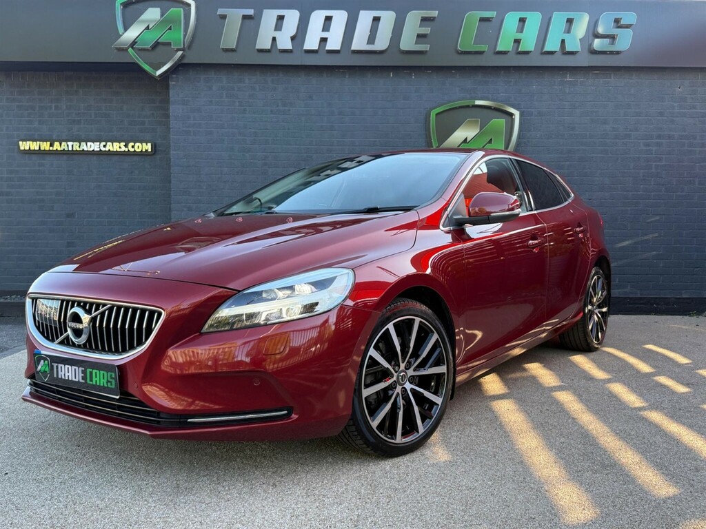 Volvo V40 Hatchback FP67FUD Red #3