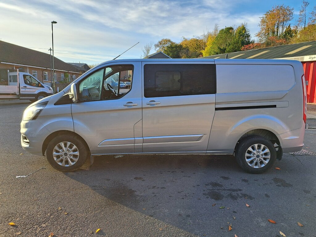 Ford Transit Custom 2.0 320 Ecoblue Limited Crew Van Double Cab Di LJ22KXG Silver #4