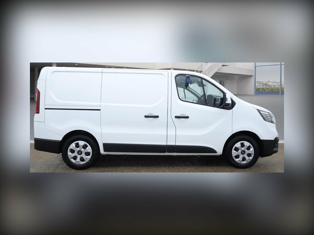 Renault Trafic Sl30 52Kwh Advance Panel Van L1 White #4