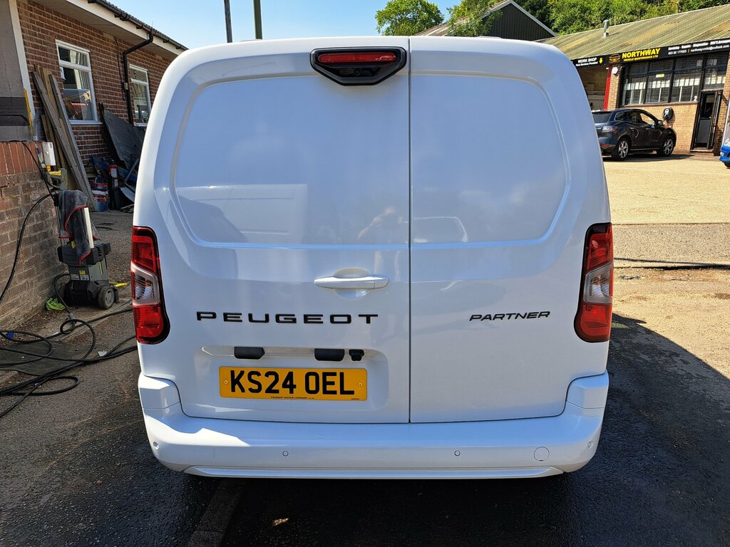 Peugeot Partner 1.5 Bluehdi 100 Asphalt Van, Air Con KS24OEL White #6