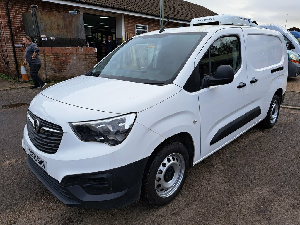 Vauxhall Combo 1.5 Turbo D 2300 Dynamic Panel Van Manu White
