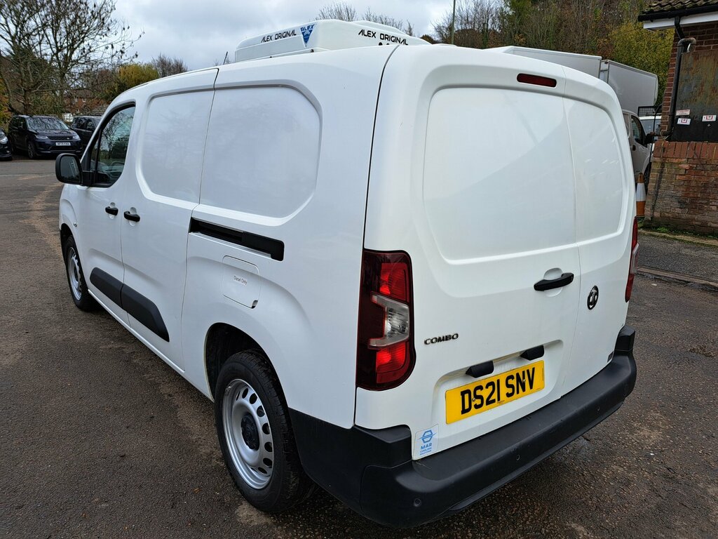 Vauxhall Combo 1.5 Turbo D 2300 Dynamic Panel Van Manu DS21SNV White #6
