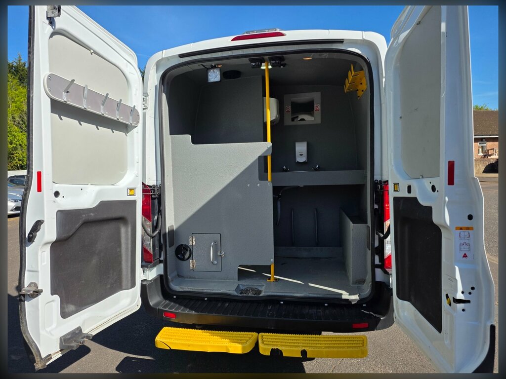 Ford Transit Custom 2.0 350 Ecoblue Leader Mess Welfare Van WV22ZVK White #5