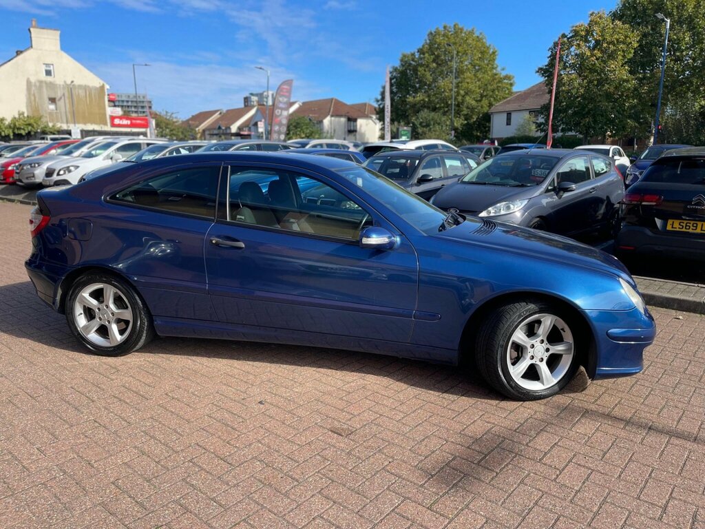 Mercedes-Benz C Class 1.8 C180 Kompressor Se Coupe GU56KNG Blue #3