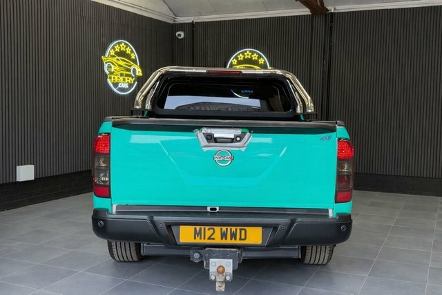 Nissan Navara 2.3 Dci Tekna Pickup Double Cab Silver #5