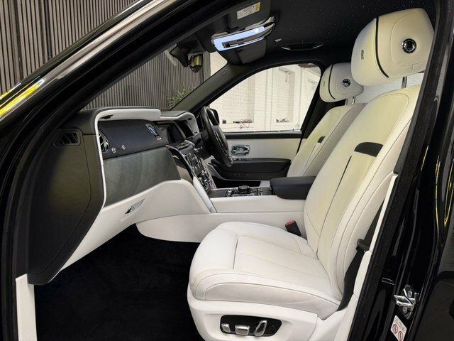 Rolls-Royce Cullinan Black Badge Grey #10