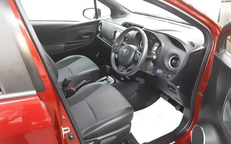 Toyota Yaris Excel 1.5 Vvt-i Hev Excel Cvt - 2020 Red #6