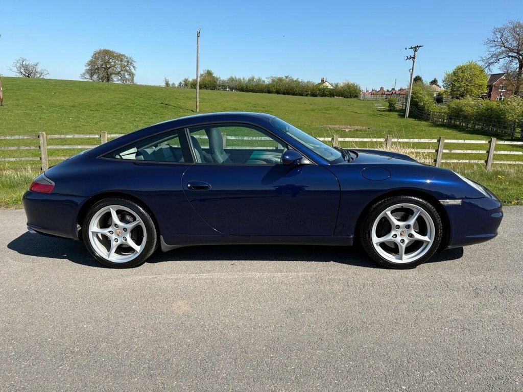 Porsche 911 3.6L 996 Blue