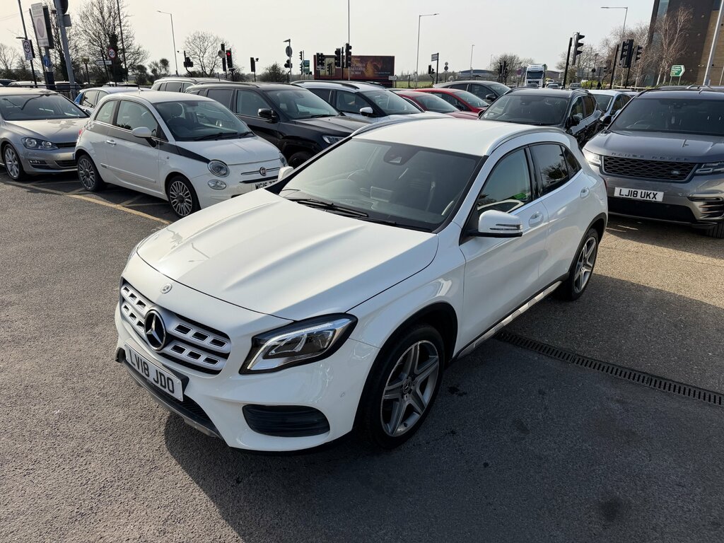 Mercedes-Benz GLA Class 2.1 Gla220d Amg Line Premium Suv 7G-d White
