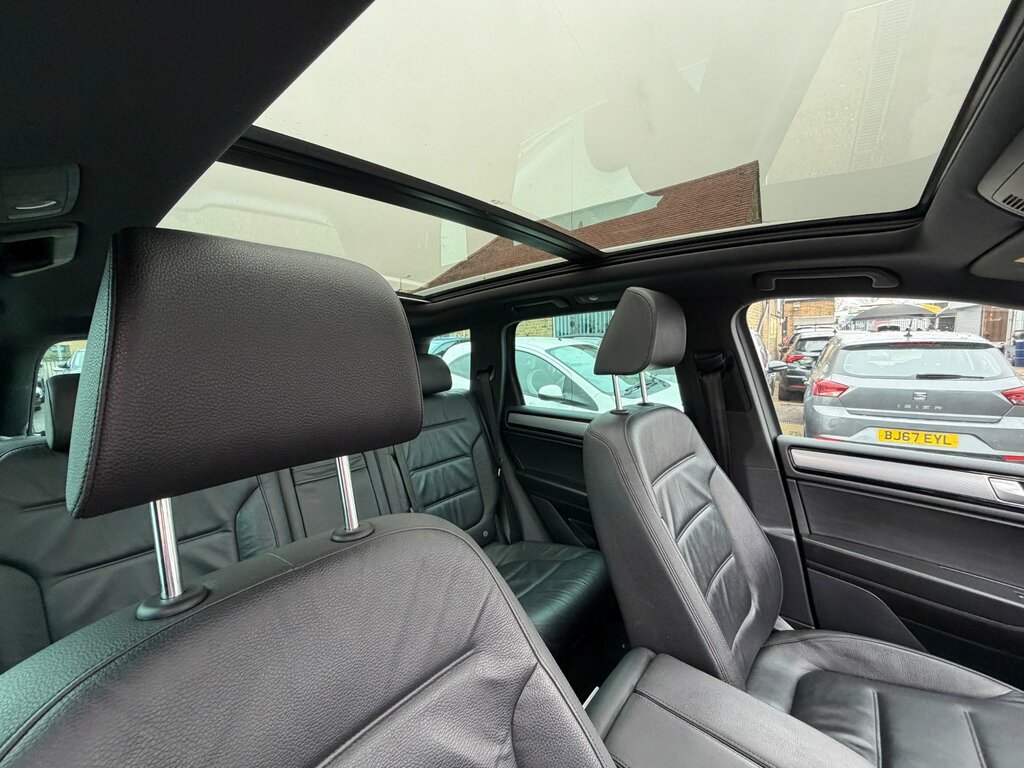 Volkswagen Touareg 3.0 Tdi V6 Bluemotion Tech R-line Suv T Black